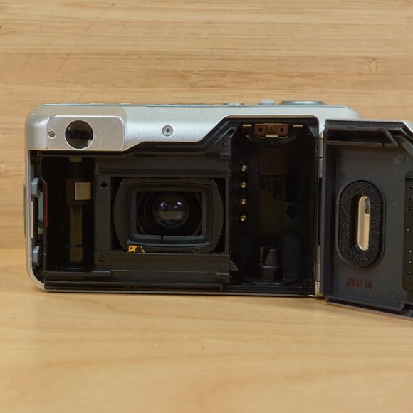 Canon Sure Shot 105u / 35mm Point and Shoot Film Camera / Silver ,Tested Working - Picture 8 of 8